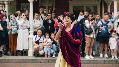 How to Save Money at Disney World and Other Theme Parks
